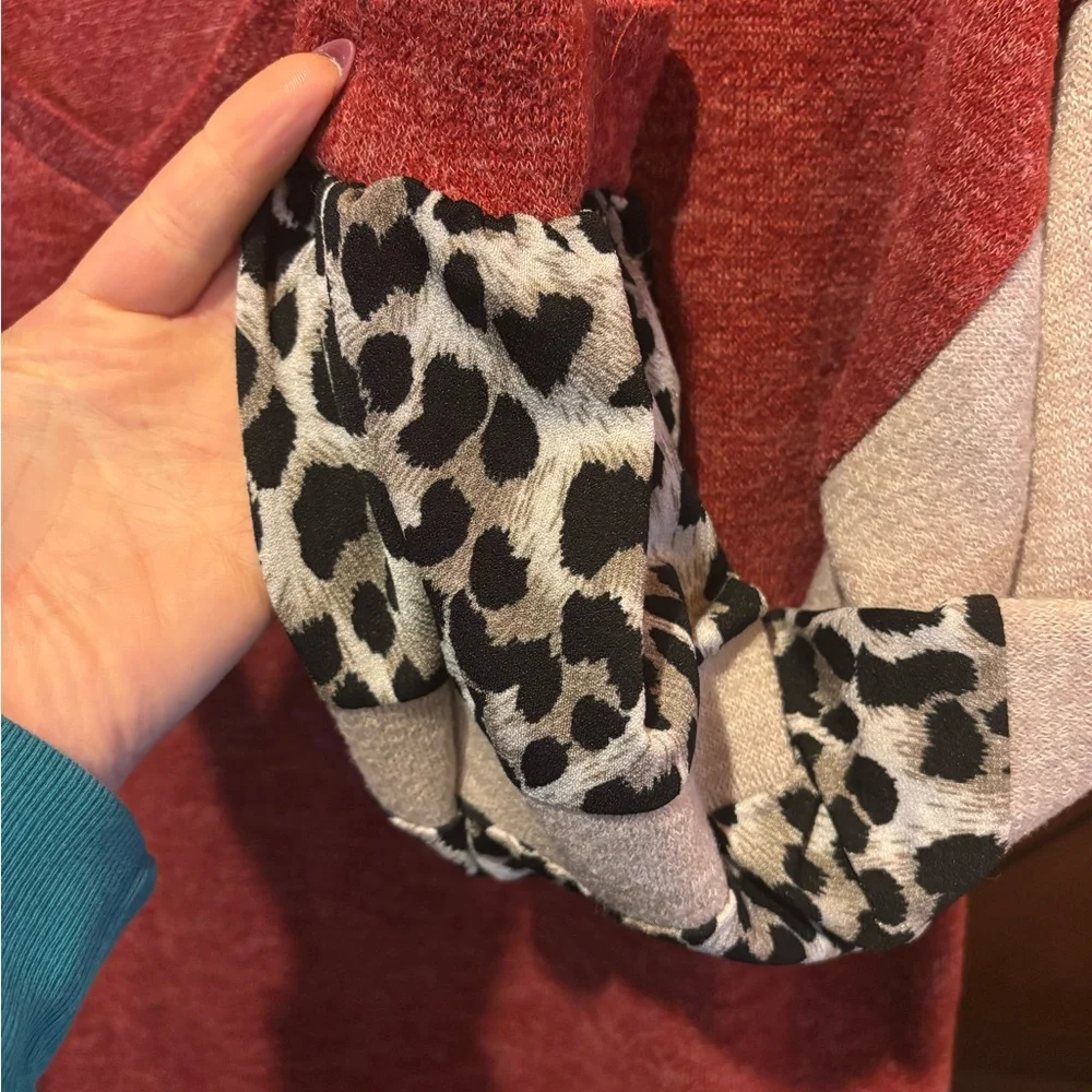 BiBi Red V-Neck Top with Leopard Print Sleeves - Picture 4 of 4